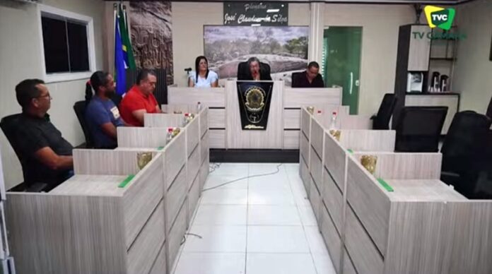 No momento, você está visualizando 18ª Sessão: Câmara aprova Sessão Solene em homenagem aos professores no Dia do Mestre
